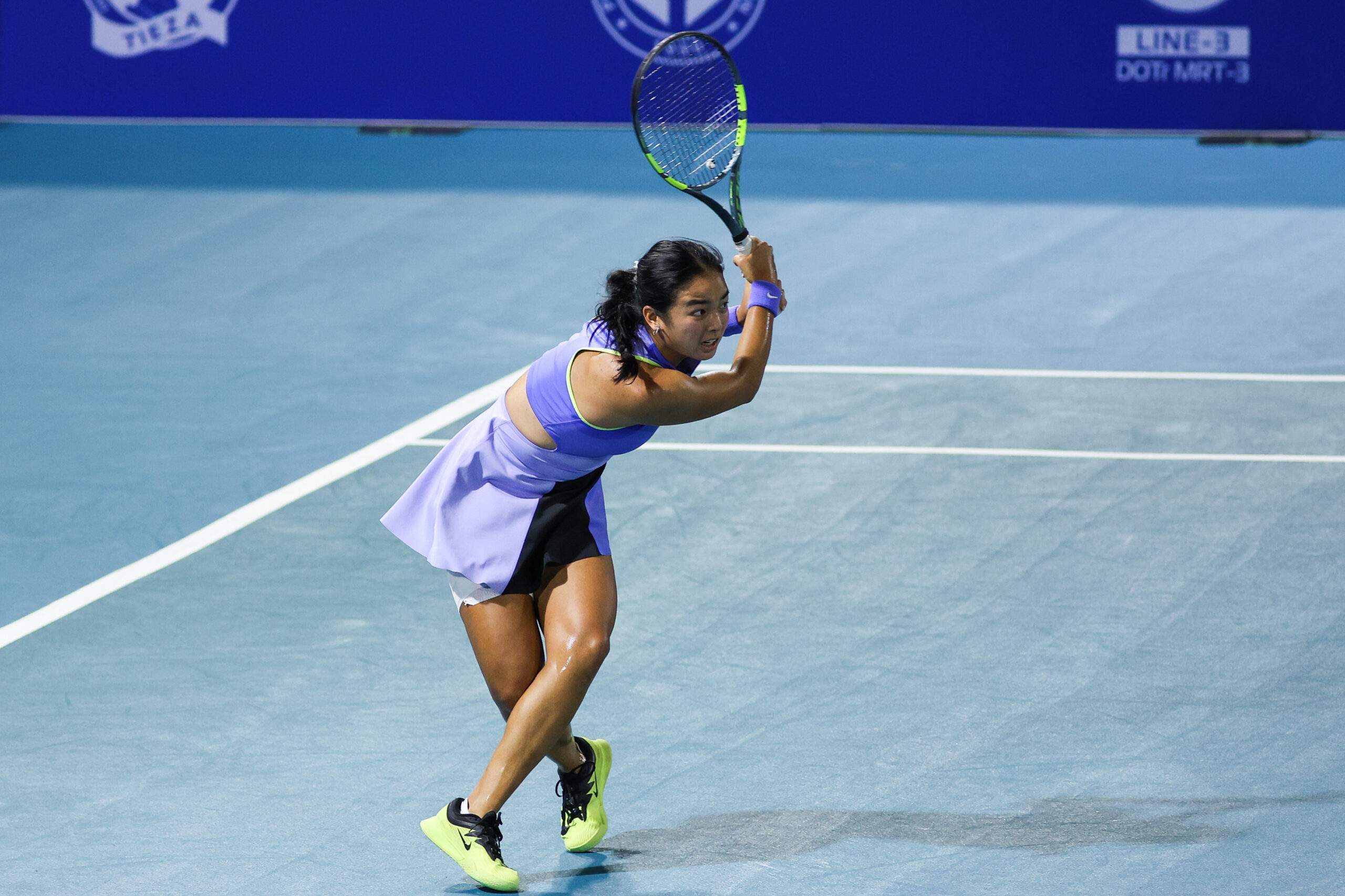 Alex Eala in action at the Mubadala Abu Dhabi Open quarter-final