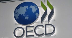 منظمة التعاون الاقتصادي والتنمية تتوقع تباطؤ النمو الاقتصادي العالمي إلى 2.8% في 2025