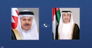 عبدالله بن زايد يجري اتصالاً هاتفياً بوزير خارجية البحرين