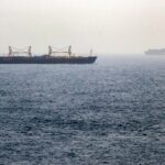 رسوم الحوثيين على باب المندب: هل يتحوّل أحد أهم ممرات الطاقة العالمية إلى بوابة ابتزاز؟