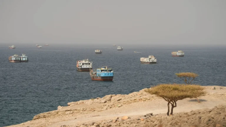 النفط فوق 110 دولارات: علاوة المخاطر الجيوسياسية تُبقي أسعار برنت عند أعلى مستوياتها في خمسة أشهر